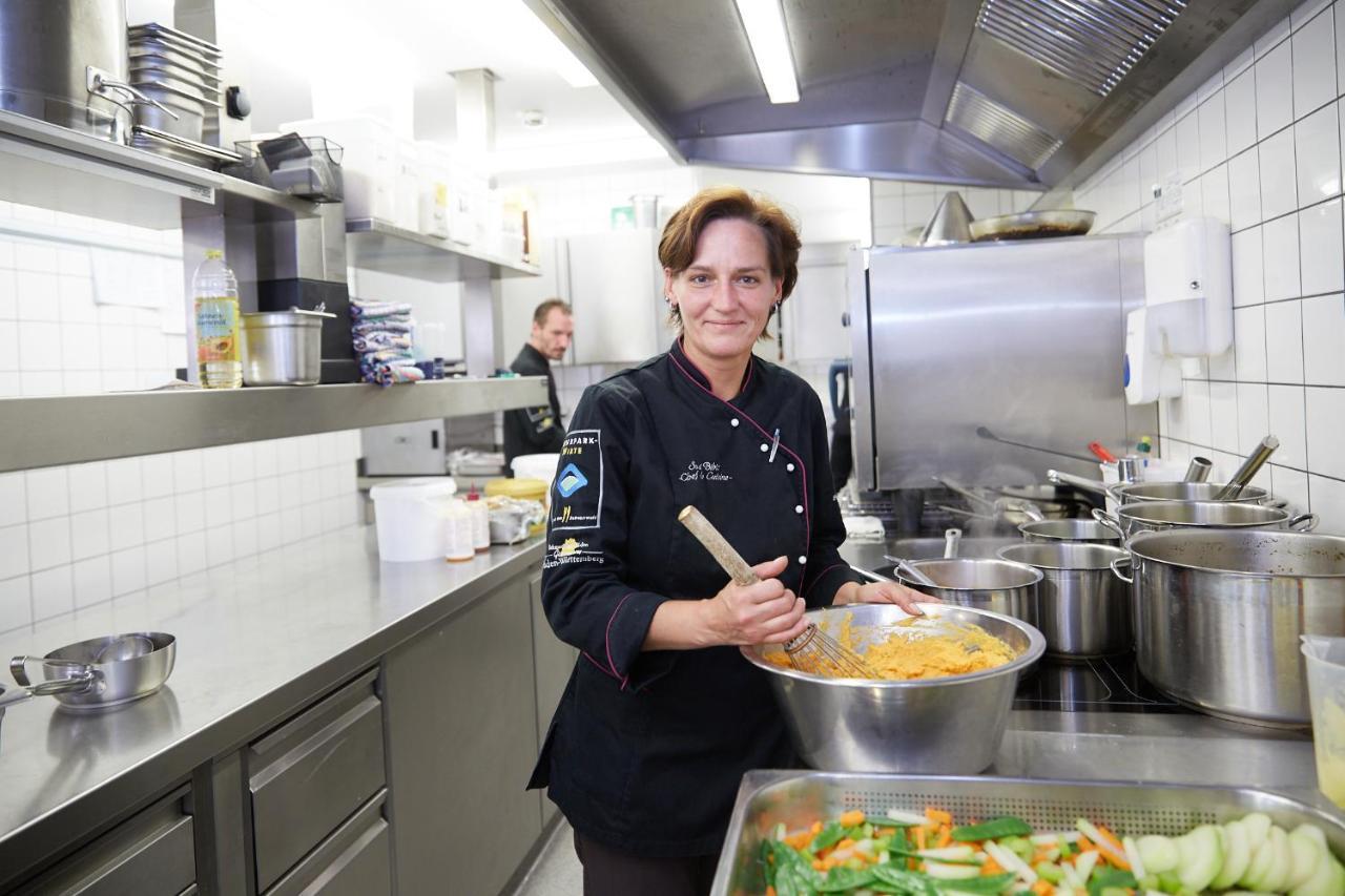 הינטרצארטן Erfurths Bergfried Ferien & Wellnesshotel מראה חיצוני תמונה